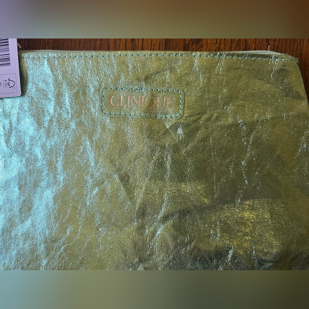 NEW Clinique Makeup Bag Special Edition 2023 Best Of Clinique Metallic Green - Picture 4 of 9